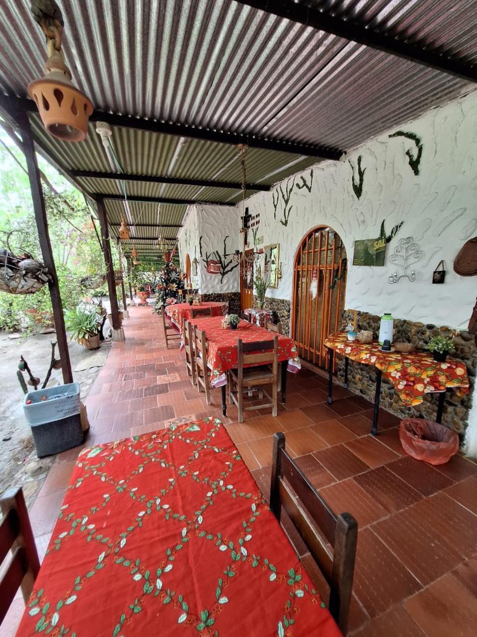 Alojamiento Casa De Campo Los Cactus Villavieja Exterior photo
